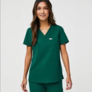 Figs hunter green scrub top size small